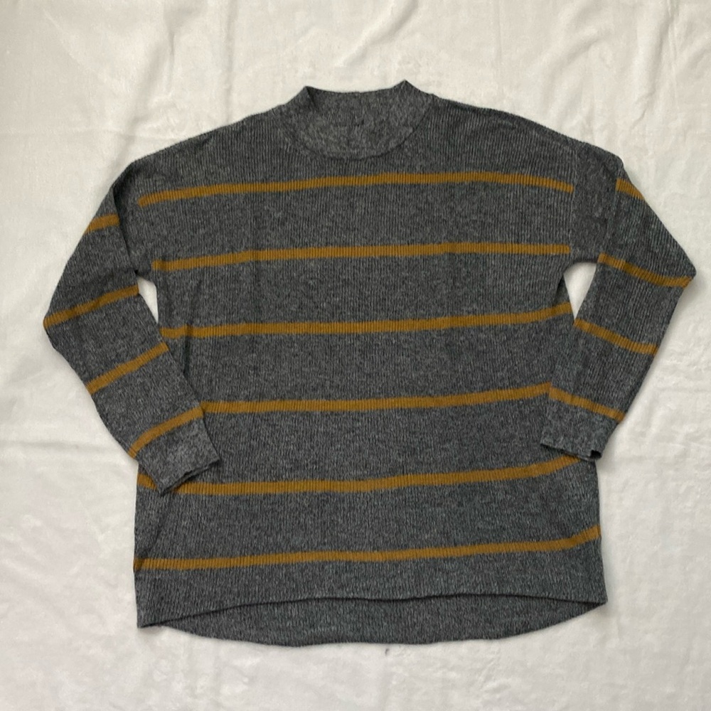American Eagle crewneck jegging fit sweater